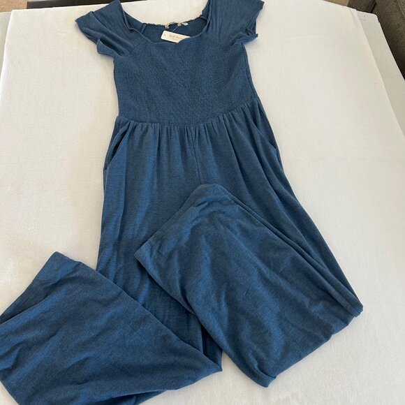 Soft Surroundings Womens Frida Jumpsuit Blue Smocked Wide Leg Stretch SZM - Picture 3 of 6